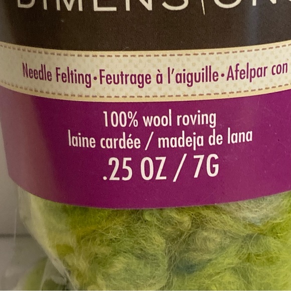 6 Dimensions FeltWorks 100% Wool Green Curly Roving 0.25oz Needle Felting Crafts - Picture 5 of 15